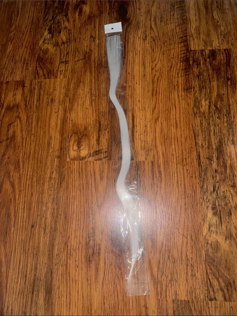 24” White Hair Clip-In C1.Bk.R.2